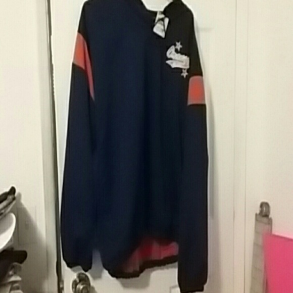 Clothes - Picture 1 of 4